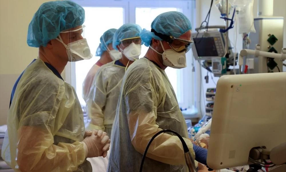 Γερμανία: Οι εντατικολόγοι απαιτούν την επαναφορά του lockdown